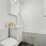 Super With Air Conditioning New Flat With Wifi Warszawa
